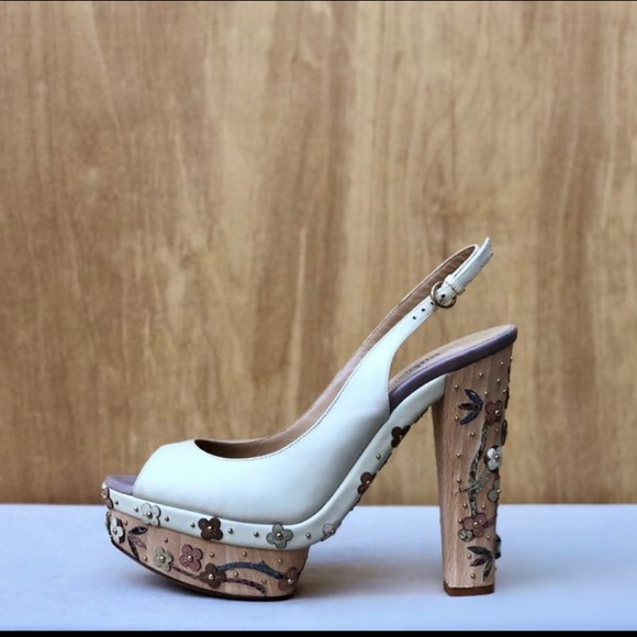 Valentino Garavani sandals/ heels 🌸🌺🌸🌺🌸 - Picture 2 of 7